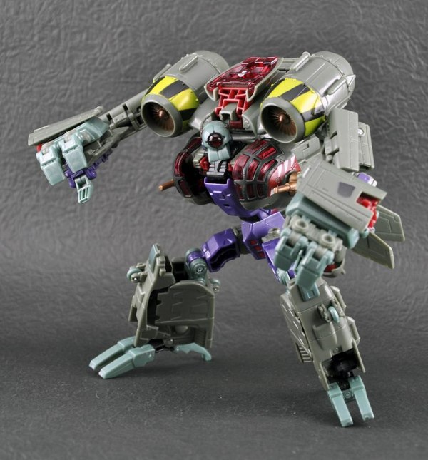 Transformers Reveal The Shield Lugnut  (14 of 18)